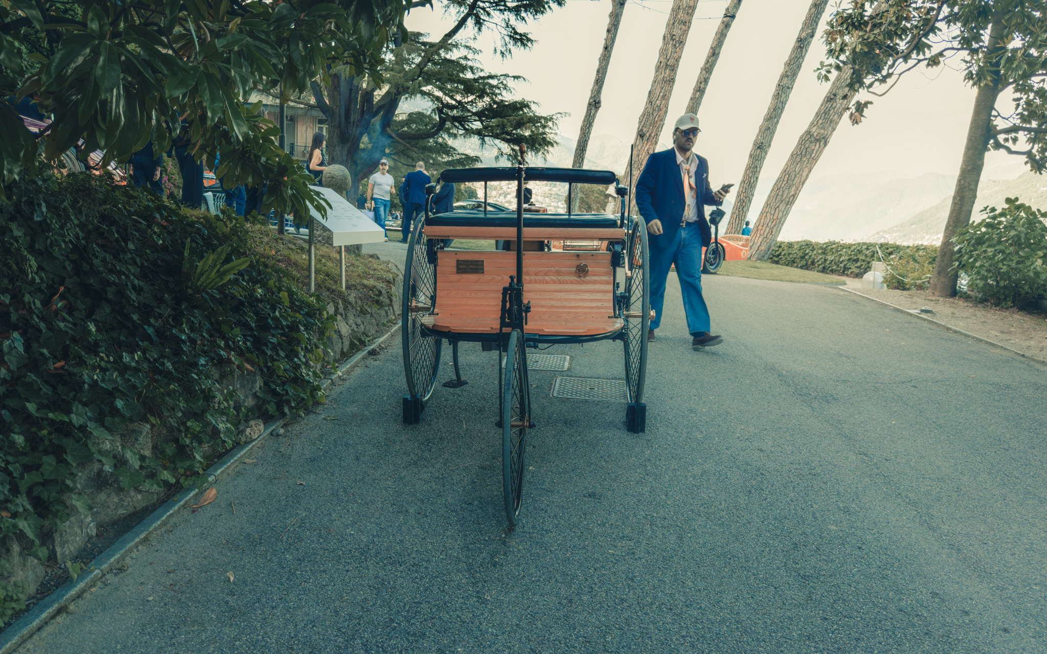 1886 Benz Patent-Motorwagen on the garden path